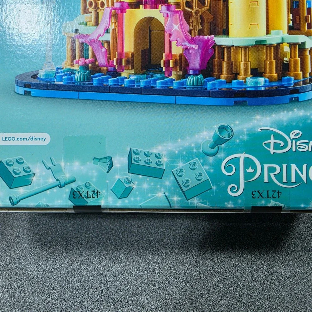 LEGO Mini Disney Ariel's Castle 40708 Kids New Little Mermaid 557pc